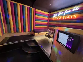 Awarded 'Best Boutique Stay' w/hot tub, bar and karaoke room - Image 2