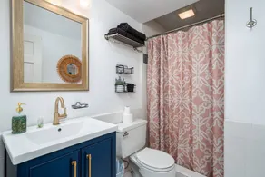 Almar  · English Charm, 4beds, 3bath, Host 8+king and Queen - Image 4