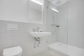 Ideal Am Ring 2.5 Room w/ Storage, nr Basel Main Station, by Blueground - Image 2