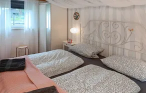 2 Bedroom Lovely Home In Heidesee - Image 4