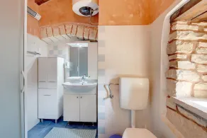 Incantevole villa in pietra con piscina privata - Image 4