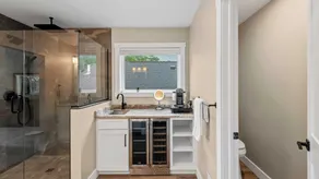 Lakeside Serenity by Avantstay Lakefront, Newly Built, Deck w/ Views! - Image 2