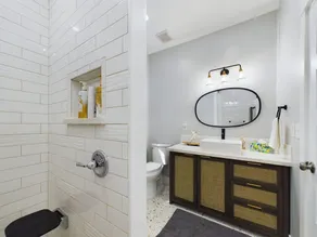 Historical Entertainer 3 Bedroom Townhouse AC PNW - Image 3