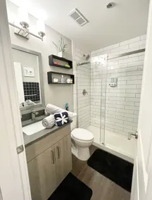 Cozy Heart of Buckhead Loft - Image 2