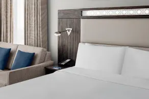 Standard Room in Jumeirah with Free Breakfast - Image 4