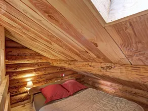 Rustic cabin with wood stove - 3 ppl, pets allowed - Image 4