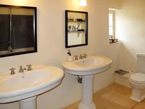 Belle maison de vacances privée avec piscine privée, TV, terrasse et animaux admis - Image 3