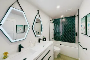 Modern Oasis, steps to Ave, Heated Pool + Hot Tub, beach membership, mini golf - Image 5