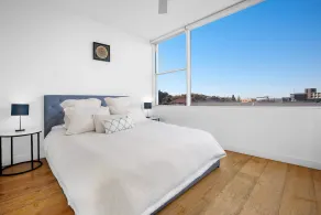 Superb sun-filled 2BR apartment, family friendly, WiFi, stunning views, walk to beach - Image 3