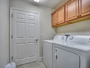 Designer Luxury: 3BR/2BA Oasis with Pool, Golf Cart, and More! - Image 2