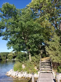 Peaceful & \"Pleasant\" Lake Retreat on \"The Point\" - Image 2