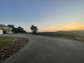 Private Hill Country Retreat Near San Antonio - Image 3
