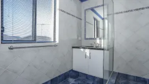 Sovereign Beach House - Image 3