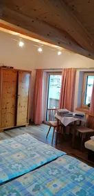 New, stylish top floor apartement, free Wifi, bus stop directly at the house - Image 5