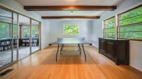 Spacious 5-Bedroom Retreat for 12 in Serene Neighborhood Near Louisville's Best Attractions - Image 2