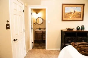 ANTLER OAKS CABIN  - Image 5