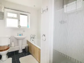 BEACHCOMBERS, pet friendly, character holiday cottage in St Merryn - Image 3