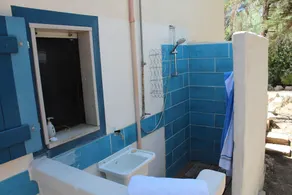 Top equipped house, 4-5 beds in 2-3 bedrooms, 1 bathroom,   - Image 2