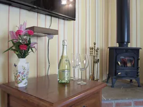 2 bedroom accommodation in Cosheston near Pembroke - Image 2