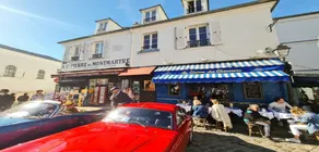 Rue Lepic - quintessential winding cobblestone street- Take a step into the past - Image 2