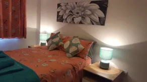 Between Newquay & Padstow: 2 Double Bedrooms, Spacious Apartment Sleeps up to 6 - Image 5