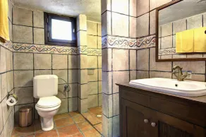 Arktos Secluded villa with private pool, Wi-Fi internet, away from it all! - Image 2