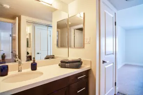 Blue Agate' Seaside Bright Waterfront Full Marina View Pool, Jacuzzi, Gym - Image 3