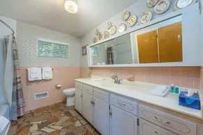 Mtn Retreat~Mins to Downtown Burnsville, WiFi+Grill, EV Level 2 Charger, Private - Image 5