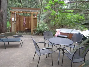 Forest House i japansk stil beliggende på 6 hektar og tilbyder skønhed, privatliv og spabad - Image 4