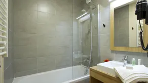 Wifi, fitness, schwimmbad, sauna, hammam, balkon, fernseher, schließfach für die skier, 49m² - Image 3