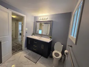 Luxury retreat-King Beds- Game Room- Hot Tub-Private Beach Access - Image 2