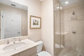 Swank artsy ground floor unit in front of the pool in Playas del Coco - Image 3