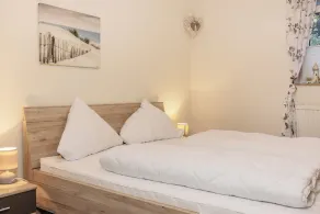 Completely designed for comfort: The basement apartment is especially kom - Image 5