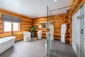 The Log Cabins at The Vu - Image 2