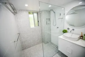 Gold Coast Ground Floor Unit- Close to Beach, Casino, GCCEC - Image 4