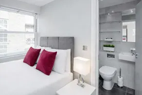 Roomspace Serviced Apartments- Walpole Court - Image 5