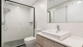 The Ivory 20 - Modern & Pet Friendly in Tweed Heads - Min. 3 night stays! - Image 2