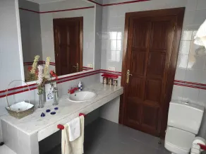 Great house with private pool and panoramic views - Image 5