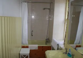Perfectly located for town and beach - Victorian terraced house near East Beach. Sleeps 7 - Image 4