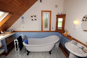 Architect Designed Stunning House, In Quiet And Peaceful Stunning Location - Image 3