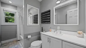 Neues Angebot: Elegantes und luxuriöses Zuhause mit Holzfußböden, beheiztem Pool, Whirlpool und Feuerstelle - Image 3