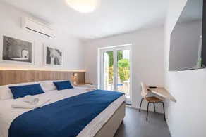 Modern villa with heated private pool, 100 m distance from the sea - Image 2