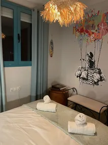 Traveler’s Beach Apartment with sea view, free coffee and parking  - Image 5