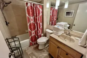 Espace et confort vous attendent dans ce condo classé Gold avec une vue parfaite sur l'océan! - Image 4