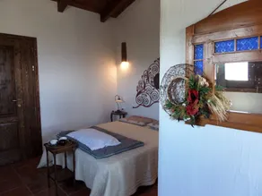 Exclusive villa with swimming pool, 6 km from the sea in a panoramic position - Image 5