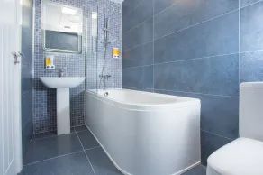 Legoland Heathrow Windsor Apartment Hotel - Image 4