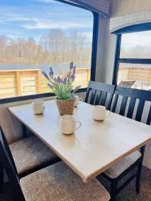 Lakefront 1 bedroom tiny home - Image 5