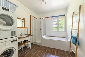 Beautiful cottage with heated swimming pool and large unoverlooked garden - Image 4