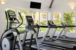 Luxurious 2BR Condominium Next to Beach (CAF) - Image 3