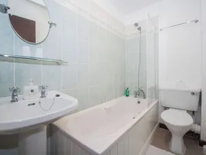 Apple Tree Cottage - E1800 - Image 3